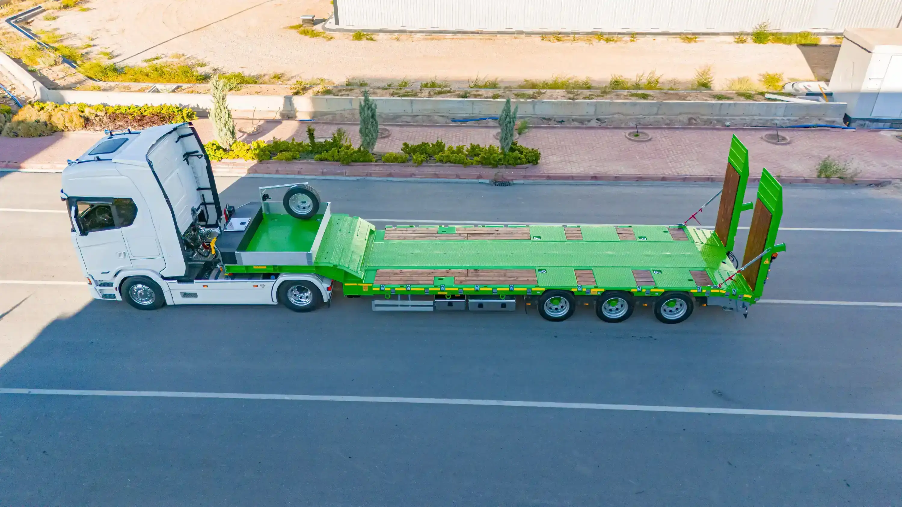 3 AXLE LOWBED YEŞİL ARAÇ