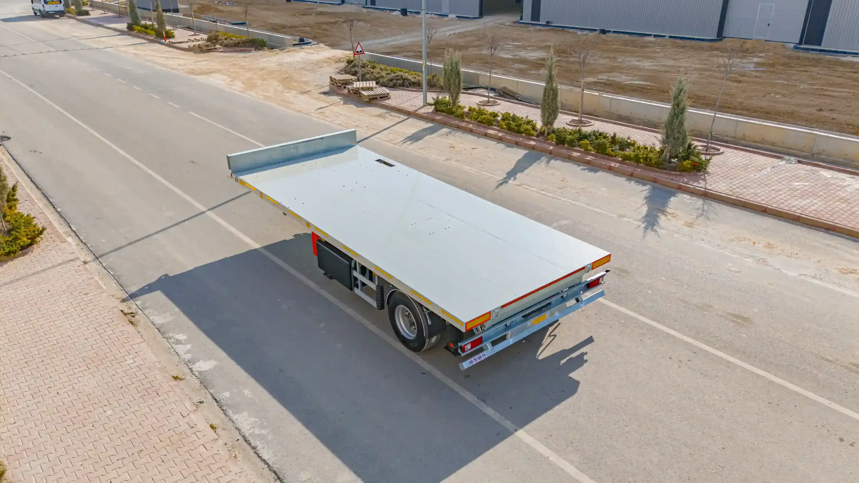 1 AXLE FLATBED