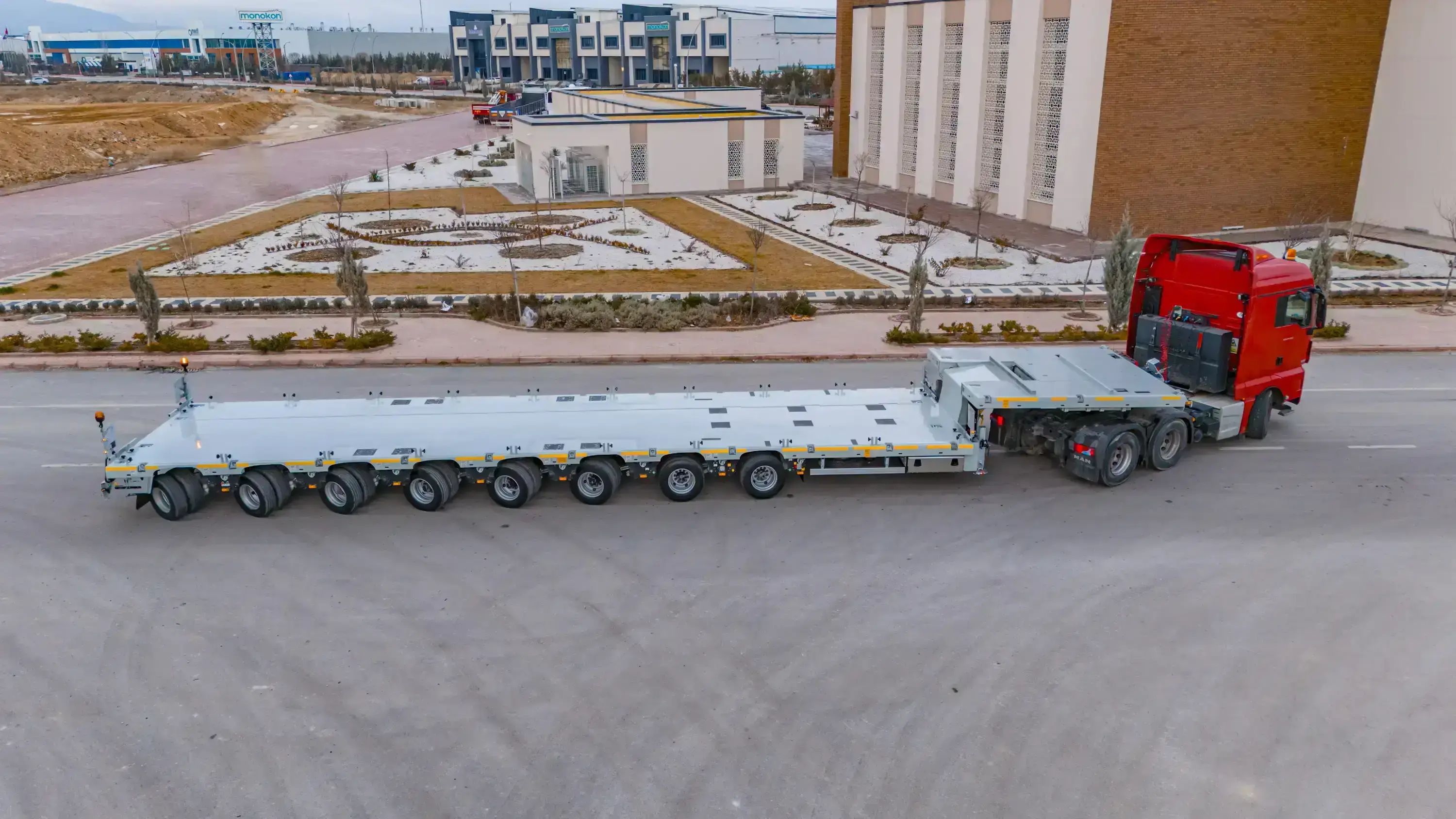 8 AXLE HYDRAULIC FLATBED